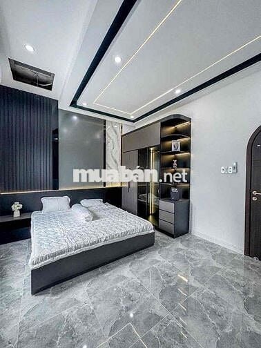 NHÀ TRỆT LẦU (CÓ SÂN ĐẬU ÔTÔ) - 2 MẶT TIỀN VIEW SÔNG - ĐẦU ĐƯỜNG TÔ V