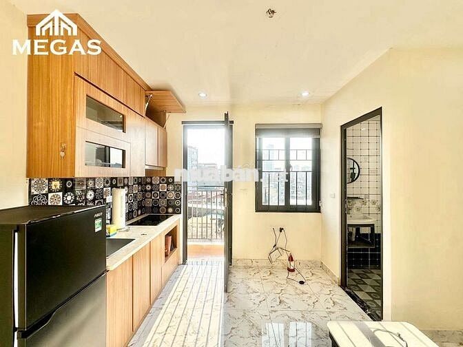 NGẮM TRỌN VIEW THÀNH PHỐ VỚI BAN CÔNG CĂN 1N1K FULL NỘI THẤT Ở KIM MÃ