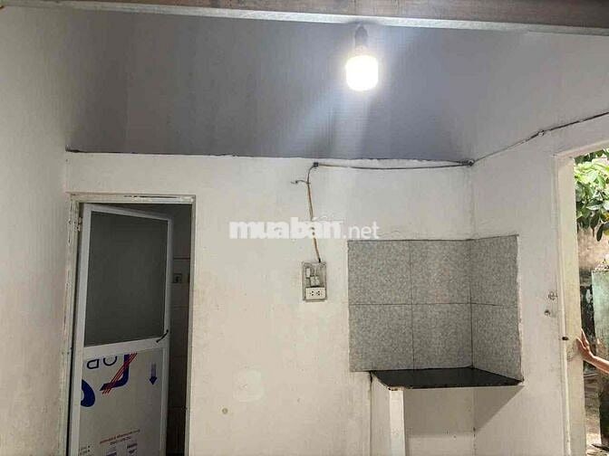 Phòng trọ 30m2 có gác xép ngõ 467 Lĩnh Nam