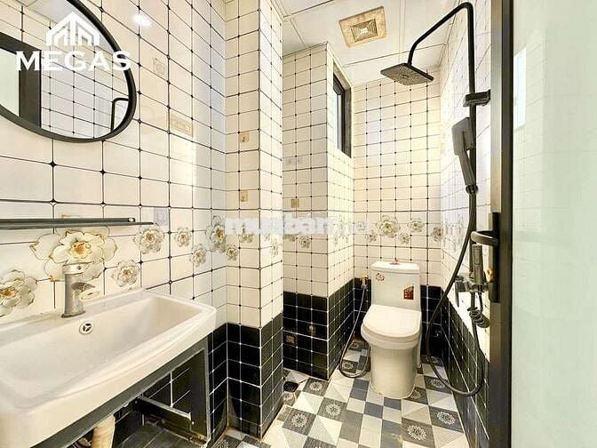 NGẮM TRỌN VIEW THÀNH PHỐ VỚI BAN CÔNG CĂN 1N1K FULL NỘI THẤT Ở KIM MÃ