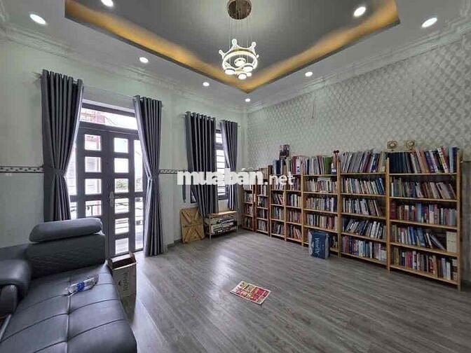NHÀ BÈ, NHÀ NGAY CÔNG VIÊN,   3 TẦNG, 52m2, HẺM OTO, GIÁ THƯƠNG LƯỢNG