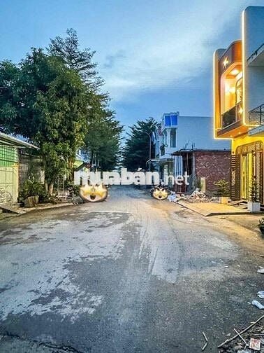 NHÀ TRỆT LẦU MỚI ĐẸP, THIẾT KẾ HIỆN ĐẠI - KHU TĐC LONG TUYỀN (TDA NHI