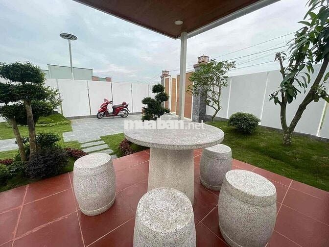 Cần Thanh lí gấp 1 căn nhà vườn tại TPHCM.   DT : 8x25