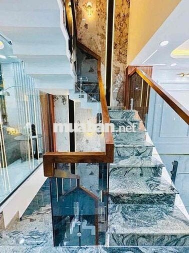 Bán Gấp Nhà ở Bình Tân Giá Chỉ 5 tỷ 7 nhà vị trị đẹp nội thất hiệnđại