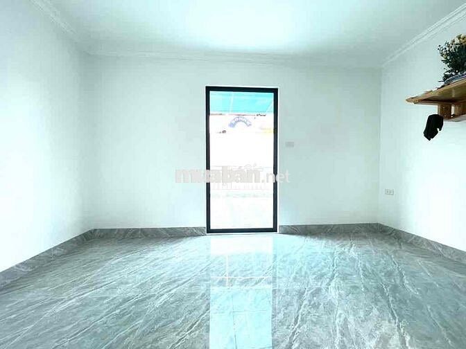 LÔ GÓC Đống Đa - Nhà đẹp dân xây, vài bước ra ô tô ,9tỷ5