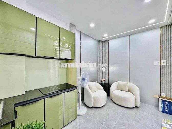 BÌNH THẠNH _ NGUYỄN VĂN ĐẬU 40m2   _ 4 Tầng _ 2 PN _ ô tô 10m