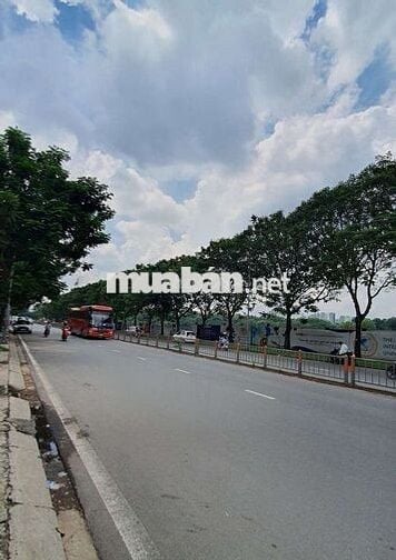 NHỈNH 18 TỶ , HXH  6m ,ĐẤT 130m2 , NGANG 5,5m  BÌNH THẠNH GIÁP Q1