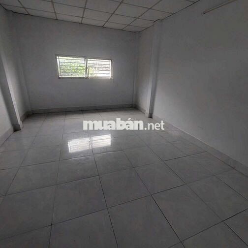 Nhà 2 tầng ,hẻm kế mt đường gần chợ Lac Quang Trường Chinh
