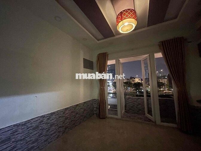 Cho thuê Phòg nguyên tầng Ban côg Máy lạnh Đường MT Ba đình q8