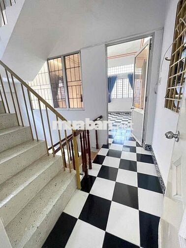 Nhà trệt Lầu mới 3pn Hẻm Trần Bình Trọng