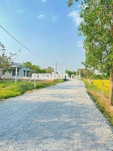 Bán đất Trung Lập Hạ - Củ Chi: 330m2 (10x33) - 278m2 thổ cư.Giá 1tỷ500