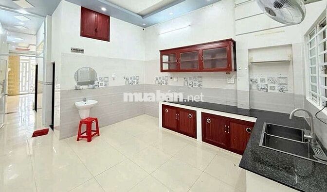 Nhà mới 4pn 3 máy lạnh KDC Đại Học Y Dược