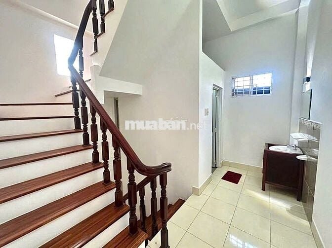 Nhà trệt 2 lầu 3PN đường Nguyễn Văn Trỗi chỉ 10 triệu