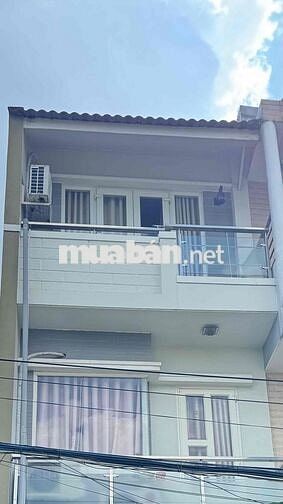 Cho thuê Phòg nguyên tầng Ban côg Máy lạnh Đường MT Ba đình q8