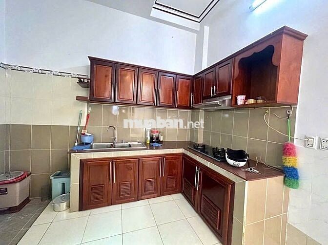 Nhà trệt 2 lầu 3PN đường Nguyễn Văn Trỗi chỉ 10 triệu