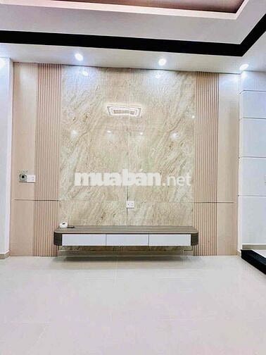 nhà bán vị trí đẹp, nhà mới,nội thất đầy đủ.