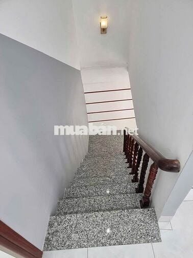 Nhà trệt 2 lầu 3PN hẻm cách đường Trần Hoàng Na 50m chỉ 7,5 triệu