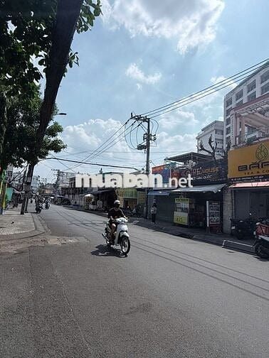 Mặt Tiền Ngay Cổng Trường Đại Học Công Nghiệp 4, Gần Ký Túc Xá.