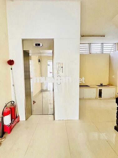 CHO THUÊ NHÀ NGANG 7M - 1 TRỆT 3 LẦU - MẶT TIỀN ĐƯỜNG 30/4 - CẦN THƠ
