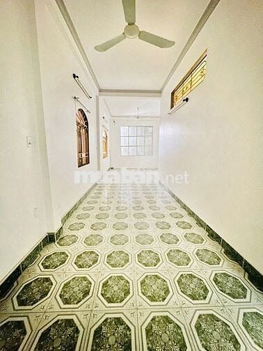 CHO THUÊ NHÀ NGANG 7M - 1 TRỆT 3 LẦU - MẶT TIỀN ĐƯỜNG 30/4 - CẦN THƠ