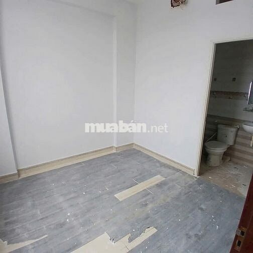 Nhà trệt 2 lầu 3PN hẻm cách đường Trần Hoàng Na 50m chỉ 7,5 triệu