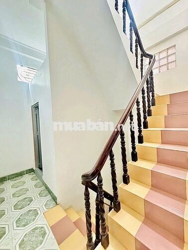 CHO THUÊ NHÀ NGANG 7M - 1 TRỆT 3 LẦU - MẶT TIỀN ĐƯỜNG 30/4 - CẦN THƠ