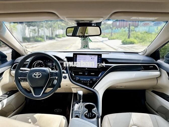 Toyota Camry 2024 bản 2.5Q - 10,000 km siêu đẹp.