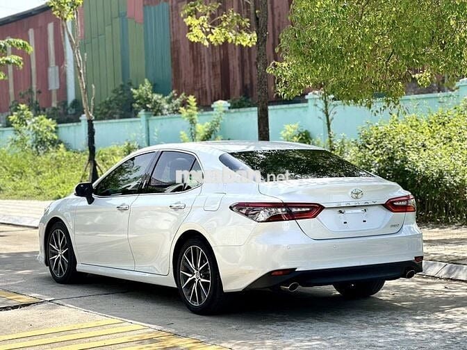 Toyota Camry 2024 bản 2.5Q - 10,000 km siêu đẹp.