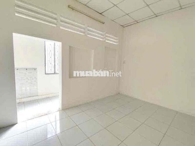 Bán nhà Trịnh Đình Trọng, Hẻm ô tô cách 20m, 52m2, 2 tầng, 5tỷ nhỉnh