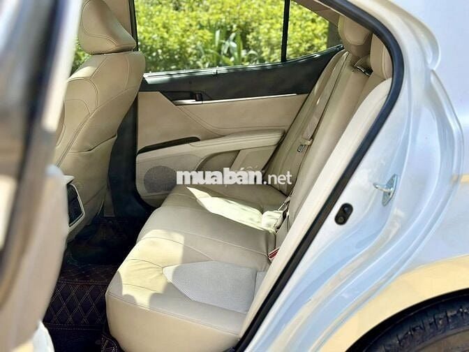 Toyota Camry 2024 bản 2.5Q - 10,000 km siêu đẹp.