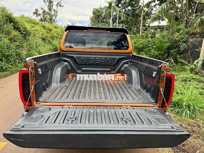 Nissan Navara 2015 NP300 VL 4x4 AT - 130000 km