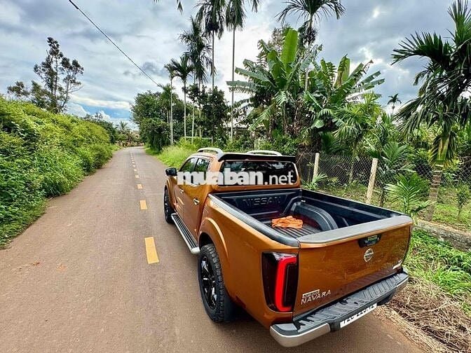 Nissan Navara 2015 NP300 VL 4x4 AT - 130000 km