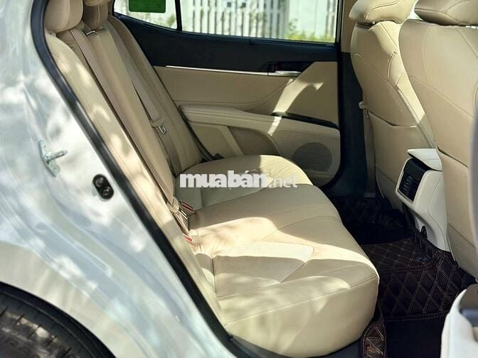 Toyota Camry 2024 bản 2.5Q - 10,000 km siêu đẹp.