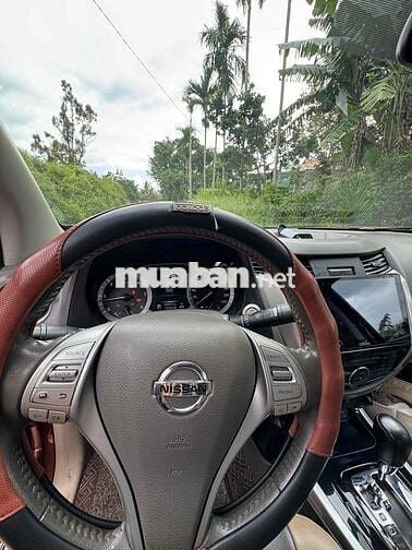 Nissan Navara 2015 NP300 VL 4x4 AT - 130000 km