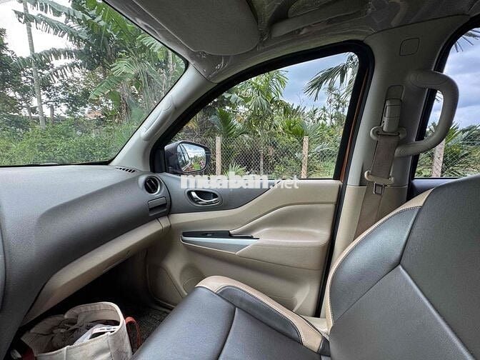 Nissan Navara 2015 NP300 VL 4x4 AT - 130000 km
