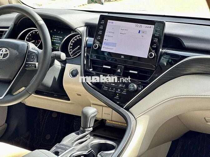 Toyota Camry 2024 bản 2.5Q - 10,000 km siêu đẹp.