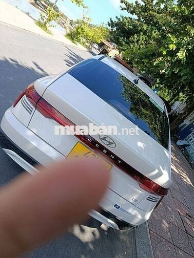 Hyundai Accent 2025 1.5 AT - 14000 km