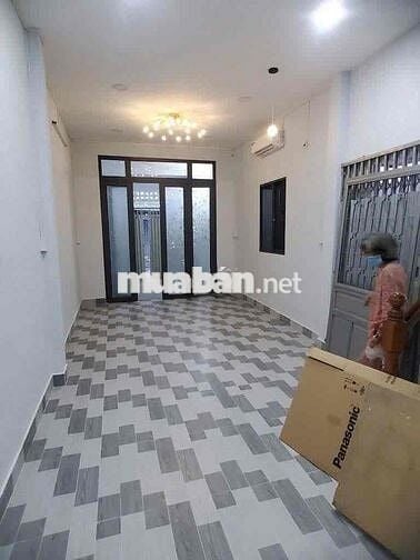 Cho Thuê Giá Rẻ , Quận 10 , Cách Mạng Tháng 8 - Hẻm Thoáng , 14tr/th