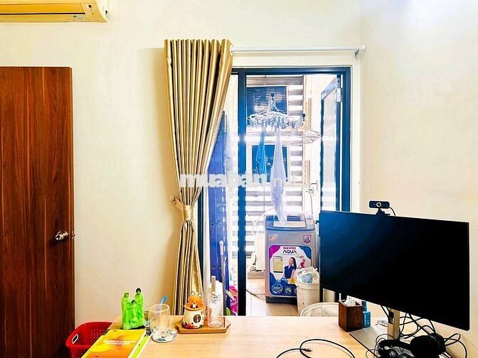 Cho thuê căn hộ 2pn full nội thất tầng cao chung cư Flora Novia