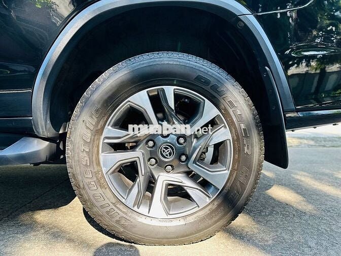 Fortuner Legender 2.4 AT 4x2 2022 - 55000km