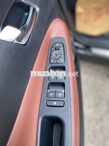 Hyundai Santa Fe 2.2 tiêu chuẩn 2023 - 19000km