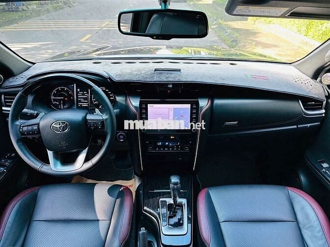 Fortuner Legender 2.4 AT 4x2 2022 - 55000km