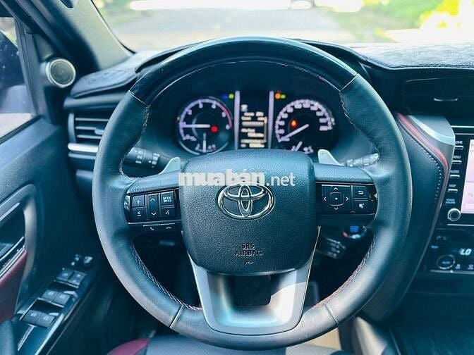 Fortuner Legender 2.4 AT 4x2 2022 - 55000km