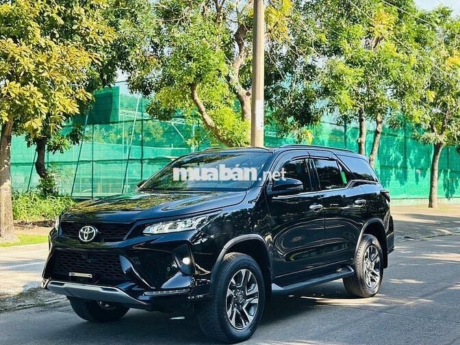 Fortuner Legender 2.4 AT 4x2 2022 - 55000km