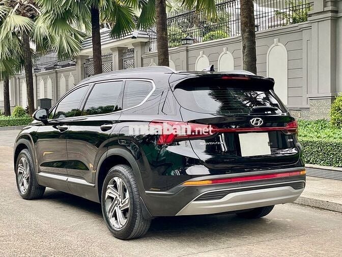 Hyundai Santa Fe 2.2 tiêu chuẩn 2023 - 19000km