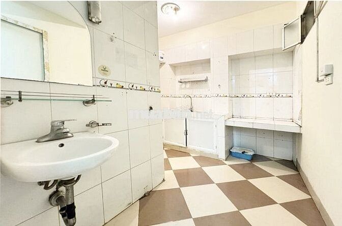 Cho thuê căn phòng số 16 phố Trần Hưng Đạo- Hoàn Kiếm