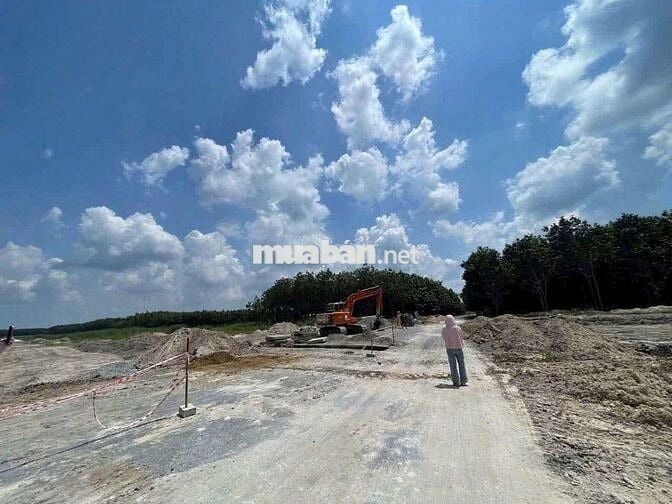 Đất 2 mặt tiền đường kinh doanh ngay phía Tây QL13