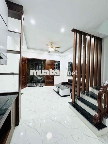 BÁN NHÀ 30M XÂY 5 TẦNG MỚI KÍNH KOONG - 3PN - PHỐ NGỌC THUỴ