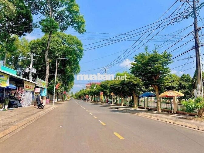 Bán mặt tiền nhựa Lê A DT150m² sổ riêng full thổ cư