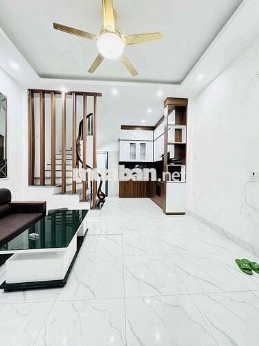 BÁN NHÀ 30M XÂY 5 TẦNG MỚI KÍNH KOONG - 3PN - PHỐ NGỌC THUỴ